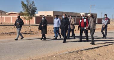فيديو.. محافظ أسيوط يتفقد قرى الظهير الصحراوى بمركزى القوصية وديروط لبحث سبل التطوير