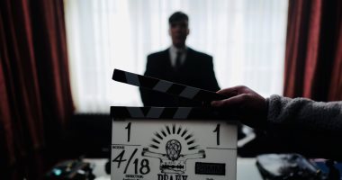 تومى شيلبى يبدء صراعه مع أوزوالد موزلى من منزله بسادس مواسم Peaky Blinders