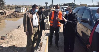 محافظ أسيوط يتفقد أعمال تنفيذ مشروع كوبرى منقباد العلوى بطريق أسيوط الزراعى.. فيديو