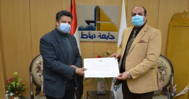 رئيس جامعة دمياط يصدر قرار تعيين وكيل كلية الآداب لشئون الدراسات العليا