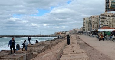 شواطئ إسكندرية الآن.. طقس رائع وشمس مشرقة.. فيديو وصور
