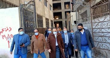 محافظ الشرقية يتفقد مستشفى منيا القمح للاطمئنان على شبكات الغاز.. صور