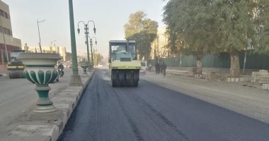محافظ أسيوط: رصف شارع الجامعة.. وتوسعة بطريق أسيوط - دير درنكة