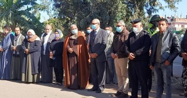 محافظ القليوبية يشارك فى تشييع جنازة شهيد الواجب الوطنى بقرية كفر عليم