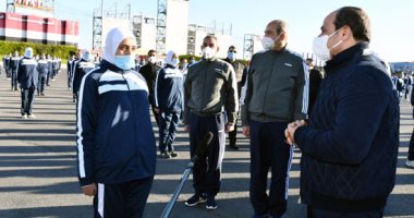 الرئيس السيسى يتبادل الحوار مع طلاب أكاديمية الشرطة خلال جولته التفقدية فجرا.. فيديو وصور