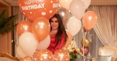 ياسمين صبرى تنشر صورا جديدة من حفل عيد ميلادها