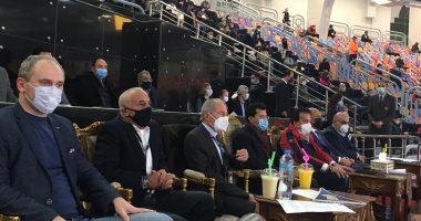 وزير الشباب والرياضة يؤازر المنتخب الوطني لكرة اليد أمام بيلاروسيا