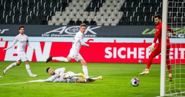 بوروسيا مونشنجلادباخ  ضد دورتموند.. 4 أهداف في تعادل مثير بالشوط الأول