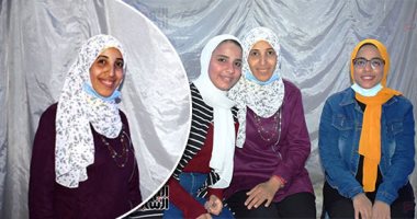 حكاية بطولية لـ"امرأة حديدية" فى الأقصر.. الأم "هبة" زوجها توفى بالسرطان وترك بنتين من ضعاف السمع.. تعلمت لغة الإشارة من أجلهما.. وتتطوع فى قصور الثقاقة لدمجهما فى المجتمع.. وتكشف سر العروض الفنية أمام الوزراء