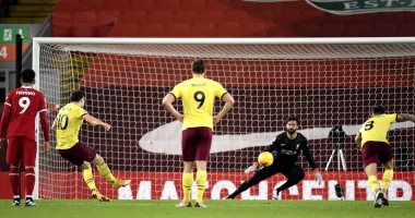 ليفربول يتلقى هزيمة تاريخية أمام بيرنلي فى الدوري الإنجليزي 