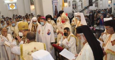سفير الفاتيكان يشارك بتجليس الأنبا توما مطران سوهاج الجديد.. صور