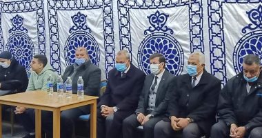 محافظ القليوبية يشارك فى عزاء وكيل تعليم المحافظة بمسقط رأسه بدمياط.. صور