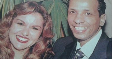 مها الصغير تسترجع ذكريات والدها ووالدتها بصورة نادرة.. وتعلق: "تعبان أوى ادعوله"