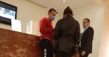 من برفقة معز مسعود؟.. تداول صور للداعية مع فتاة.. والسوشيال ميديا: حلا شيحة