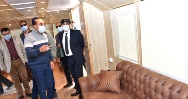 محافظ أسوان يتفقد الفنادق النيلية لمتابعة تطبيق الإجراءات الاحترازية.. صور