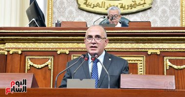  وزير الري يؤكد عدم صحة صدور قرار بإنشاء محال على شاطىء النيل بالدقهلية  