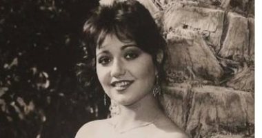 ليلى علوى تستعيد الذكريات بصورة قديمة.. وتعلق: صور الأبيض والأسود مليانة حكايات