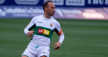 نينو مهاجم إلتشي ثانى أكبر المعمرين فى الدوري الإسباني بالموسم الحالى
