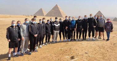 منتخب الدنمارك فى زيارة لأهرامات الجيزة.. صور