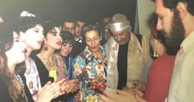 ناهد السباعى تتغزل فى والدتها بصورة من كواليس مسلسل لن أعيش فى جلباب أبى