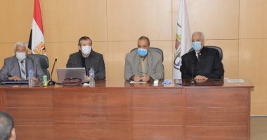 سكرتير مساعد بنى سويف يسلم شهادات اجتياز الدورة التدريبية لعاملين بمنظومة المخلفات الصلبة