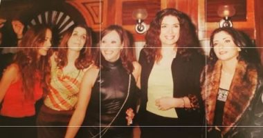 عبير صبري مع غادة عادل ومنى زكي ونيللي كريم في صورة من دولاب الذكريات