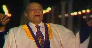 حكايات أول أغانى الحج بالإذاعة.. وقصة زمزم وكوثر اللتين غنى لهما كبار المطربين