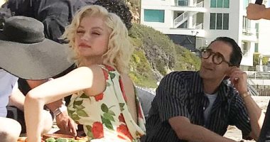 أنا دى أرماس فى صورة جديدة على طريقة مارلين مونرو من فيلمها الجديد blonde