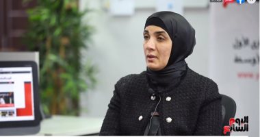 أرملة الشهيد ياسر عصر وابنته يبكيان على الهواء فى تليفزيون اليوم السابع