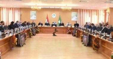 محافظ الشرقية يشدد على سرعة الانتهاء من إجراءات تقنين أراضى الدولة