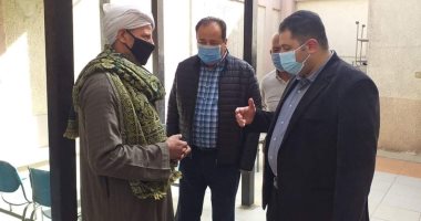 نائب محافظ القاهرة يتفقد مستشفى الوطنى للاطمئنان على توافر الأكسجين.. صور