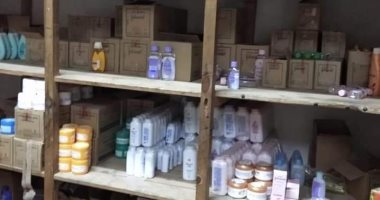ضبط 20 ألف سرنجة طبية و2000 كمامة ولحوم مجهولة المصدر فى البحيرة.. صور