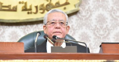رئيس مجلس النواب يدعو الأعضاء للتباعد الاجتماعى: هناك صفوف خالية وأخرى مكتظة  