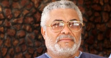 وضع جثمان الرئيس الغانى السابق جى جى رولينجز فى نعش مكشوف