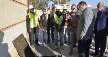 محافظ أسيوط يتفقد إنشاء محطة رفع صرف صحى العتمانية بالبدارى.. صور