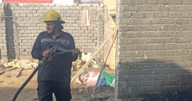 السيطرة على حريق اندلع فى 3 منازل فى الإسماعيلية دون خسائر بشرية.. صور