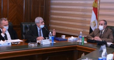 وزير الطيران يلتقى ممثلى الشركات الروسية المعنية بمجال الملاحة الجوية  