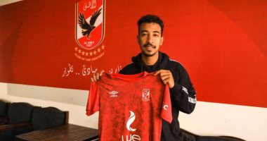 الإسماعيلي يحصل على توقيع مدافع الأهلي السابق سراً
