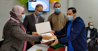 تكريم 30 من الأطقم الطبية بحميات دسوق فى كفر الشيخ لتفانيهم فى خدمة المرضى