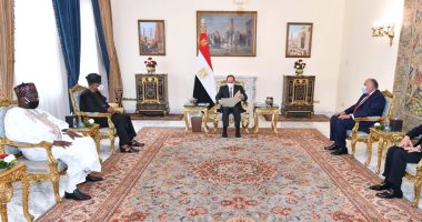 الرئيس يتسلم رسالة خطية من نظيره النيجيري محمد بوهاري.. تناولت التعاون الثنائى وتبادل الخبرات بشأن التعامل مع تداعيات جائحة كورونا.. السيسى: العلاقات بين مصر ونيجيريا نموذج للبناء والتكاتف بين الدول الأفريقية