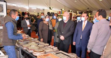 محافظ الأقصر يفتتح معرض ديارنا للأسر المنتجة بميدان أبو الحجاج الأقصرى.. صور