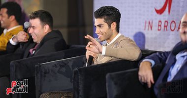 صور.. مينا مسعود ردا على سؤال الفرق بين العمل فى مصر وهوليوود: هنا كل حاجة بالحب