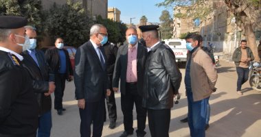 محافظ القليوبية يتفقد فتح شارع المرور ببنها ويوجه برفع تراكمات القمامة بالمنشية