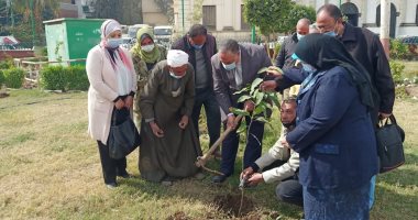 محافظة أسيوط تحتفل باليوم الوطنى للبيئة بحملة تشجير وغرز شتلات مثمرة.. صور