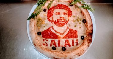 "بالموتزريلا" قارئ يشارك صحافة المواطن بنحت صور صلاح على البيتزا من المانيا