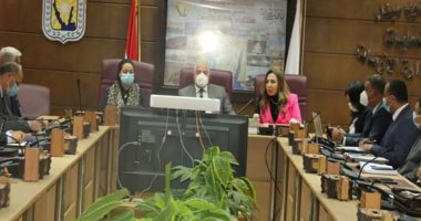 محافظ جنوب سيناء يشهد محاضرة عن التطوير المؤسسى للارتقاء بمنظومة العمل