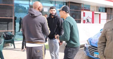 مصطفى محمد يودع زملاءه بالزمالك قبل السفر إلى تركيا.. صور