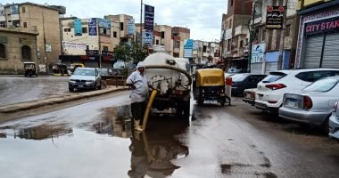 فرق الطوارئ بالبحيرة تواصل العمل للحد من آثار موجة الأمطار فى المحافظة .. صور  