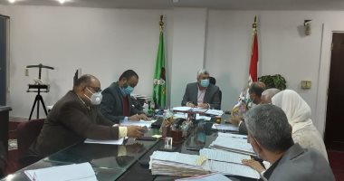 شركة مياه المنيا تناقش سرعة تنفيذ المبادرة الرئاسية حياة كريمة  