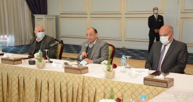 وزير التنمية المحلية يوجه بسرعة تنفيذ مشروعات القرى:"ليس لدينا رفاهية الوقت"